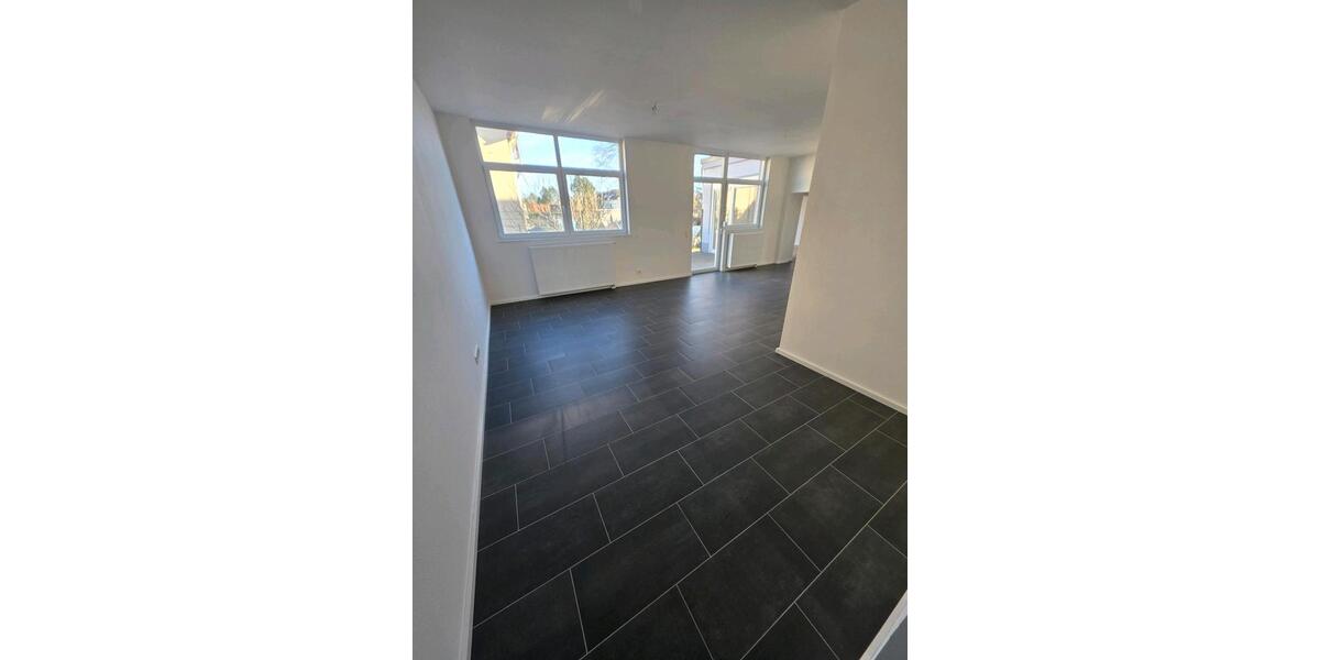 Erdgeschoßwohnung Pirmasens - 3 Zimmer, 100 m&sup2;, 1.200&euro; | Angebot:25104298
