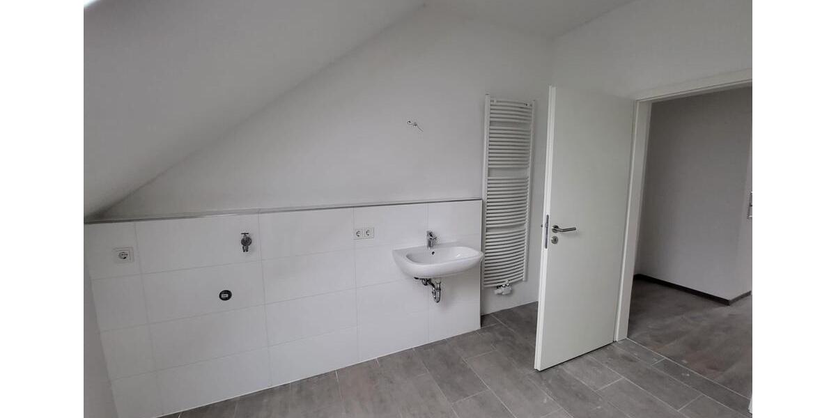 Dachgeschoßwohnung Saarbrücken St. Arnual - 5 Zimmer, 100 m&sup2;, 850&euro; | Angebot:25936034
