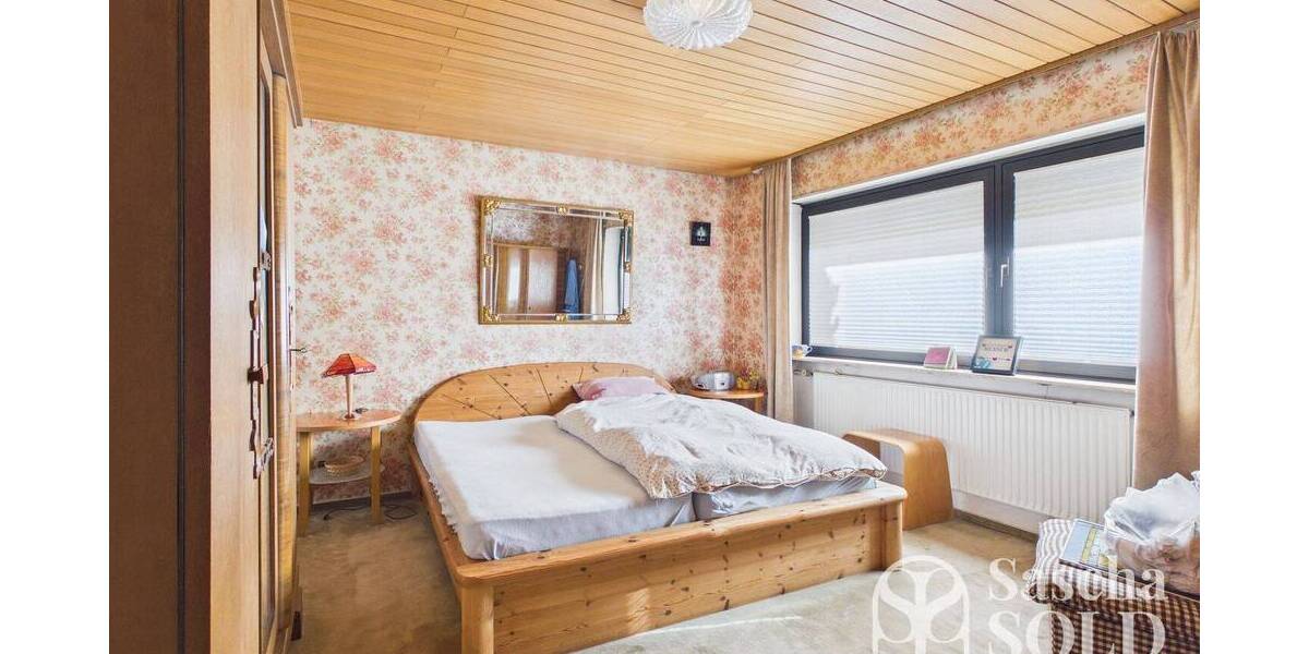Großes Einfamilienhaus in begehrter Lage von Oberwürzbach, St. Ingbert mit Terrasse und Südbalkon - Einfamilienhaus Sankt Ingbert Oberwürzbach | Angebot:26161394