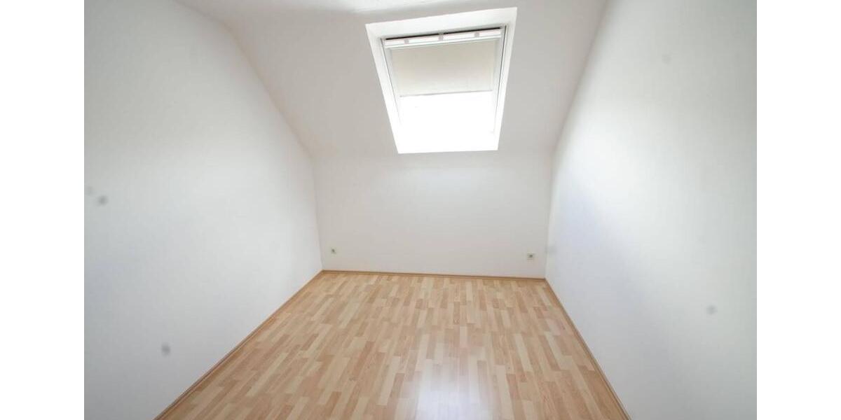 Dachgeschoßwohnung Friedrichsthal - 4 Zimmer, 90 m&sup2;, 145.000&euro; | Angebot:25869976