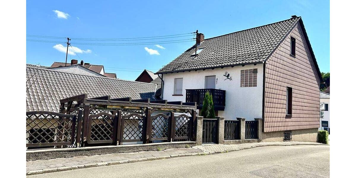 Mehrfamilienhaus, Wohnhaus Quierschied - 8 Zimmer, 198 m&sup2;, 287.000&euro; | Angebot:25745731