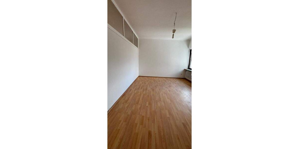 Zimmer Saarbrücken St Johann - 4 Zimmer, 137 m&sup2;, 895&euro; | Angebot:25699900