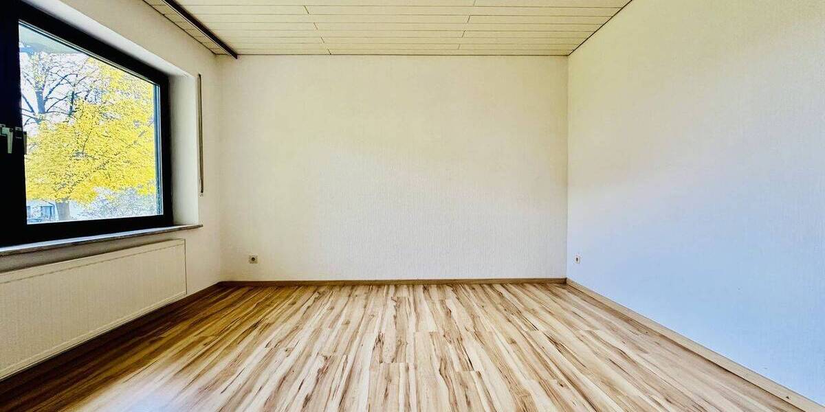 Mehrfamilienhaus, Wohnhaus Illingen - 9 Zimmer, 373 m&sup2;, 459.000&euro; | Angebot:25686397