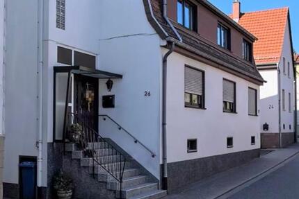 Haus Bechhofen - 7 Zimmer, 195 m&sup2;, 310.000&euro; | Angebot:26621830