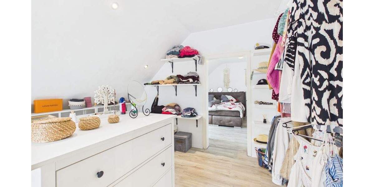 Doppelhaushälfte Schiffweiler - 5 Zimmer, 111 m&sup2;, 160.000&euro; | Angebot:25835461