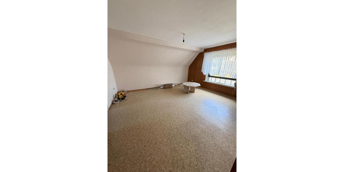 Etagenwohnung Schiffweiler - 2 Zimmer, 80 m&sup2;, 720&euro; | Angebot:25979101