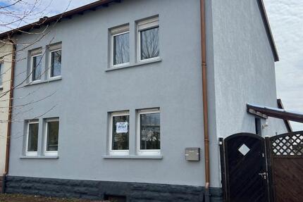 Haus Saarbrücken West - 8 Zimmer, 117 m&sup2;, 275.000&euro; | Angebot:26051330