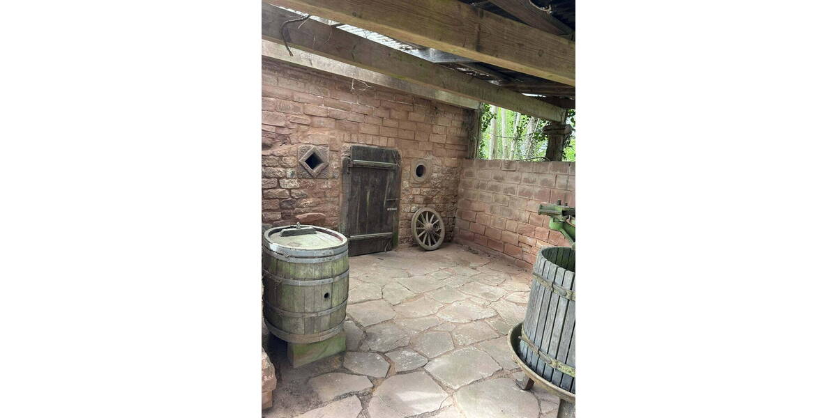 Bungalow Waldfischbach-Burgalben Burgalben - 7 Zimmer, 250 m&sup2;, 650.000&euro; | Angebot:26200176