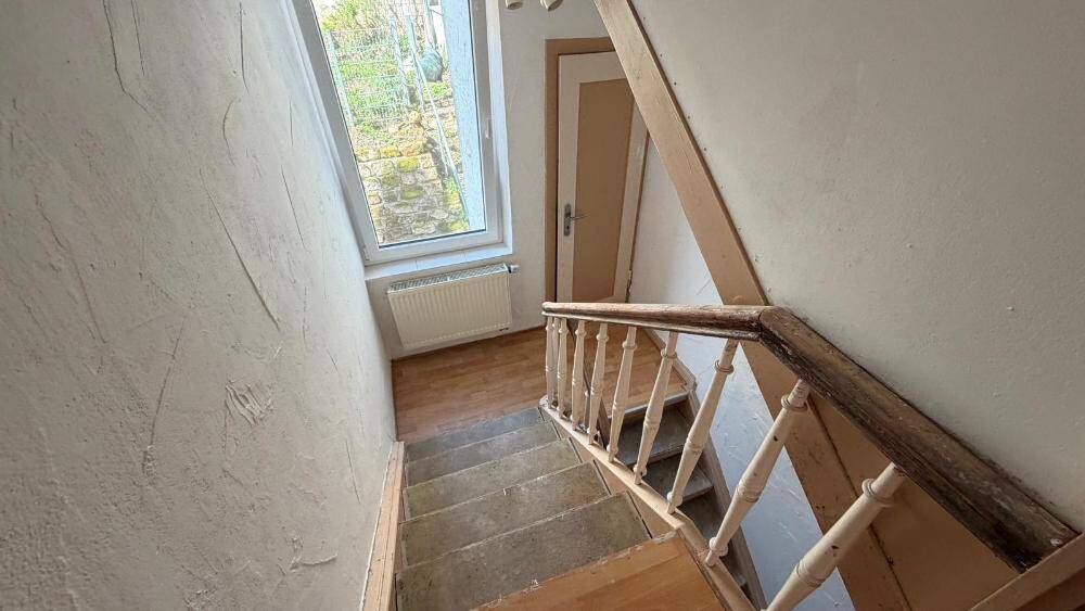 Reihenmittelhaus Pirmasens Innenstadt - 7 Zimmer, 181 m&sup2;, 159.000&euro; | Angebot:26261505