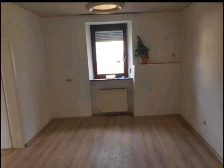 Einfamilienhaus Gries - 10 Zimmer, 200 m&sup2;, 175.000&euro; | Angebot:26222784