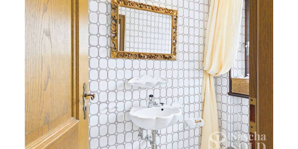 Freistehendes Einfamilienhaus mit Einliegerwohnung auf weitläufigem Grundstück mit Panoramablick - Einfamilienhaus Sankt Ingbert St. Ingbert | Angebot:26178655