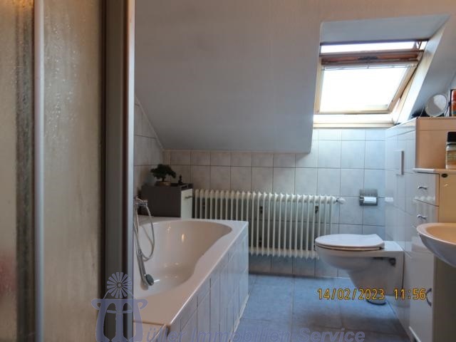 Großzügiges lichtdurchflutetes Zwei-Generationenhaus in schöner Stadtrandlage - Einfamilienhaus Homburg | Angebot:10240180