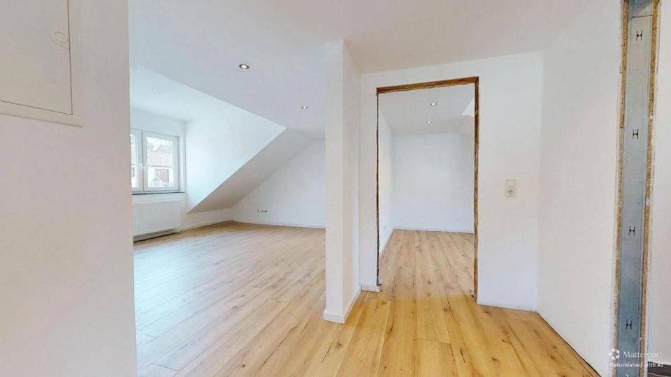 Dachgeschoßwohnung Sankt Ingbert - 3 Zimmer, 78 m&sup2;, 880&euro; | Angebot:25792280