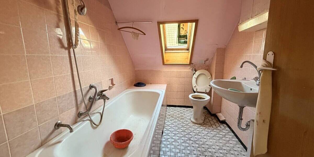 Mehrfamilienhaus, Wohnhaus Ottweiler / Fürth Fürth - 5 Zimmer, 130 m&sup2;, 129.000&euro; | Angebot:25673015