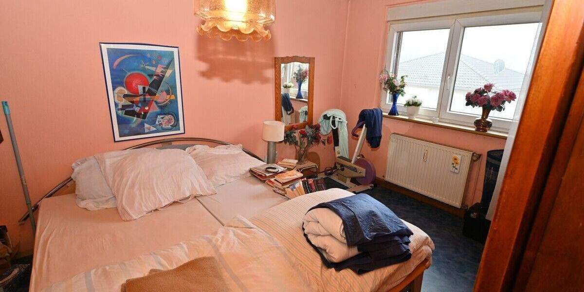 Einfamilienhaus Bexbach / Frankenholz Frankenholz - 7 Zimmer, 148 m&sup2;, 115.000&euro; | Angebot:25706690