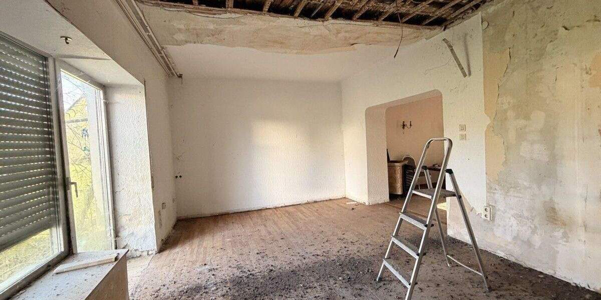 Mehrfamilienhaus, Wohnhaus Neunkirchen/Saar Hangard - 6 Zimmer, 120 m&sup2;, 59.000&euro; | Angebot:25736185