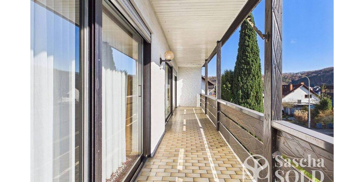 Großes Einfamilienhaus in begehrter Lage von Oberwürzbach, St. Ingbert mit Terrasse und Südbalkon - Einfamilienhaus Sankt Ingbert Oberwürzbach | Angebot:26161394