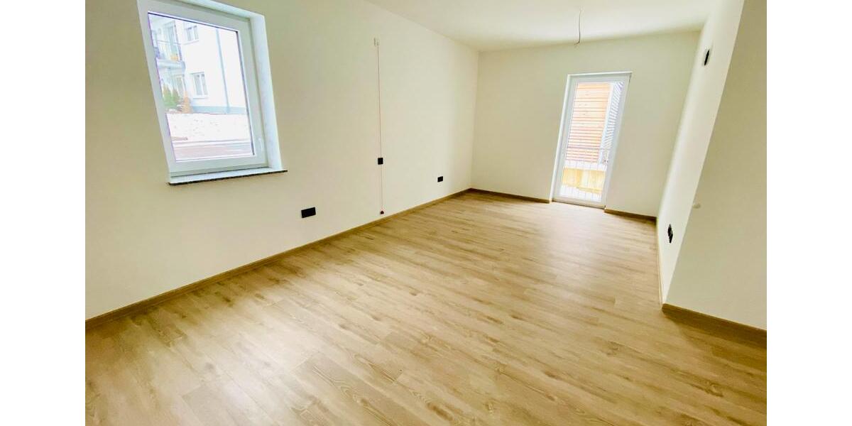 Erdgeschoßwohnung Sankt Ingbert - 2 Zimmer, 121 m&sup2;, 1.500&euro; | Angebot:24536302