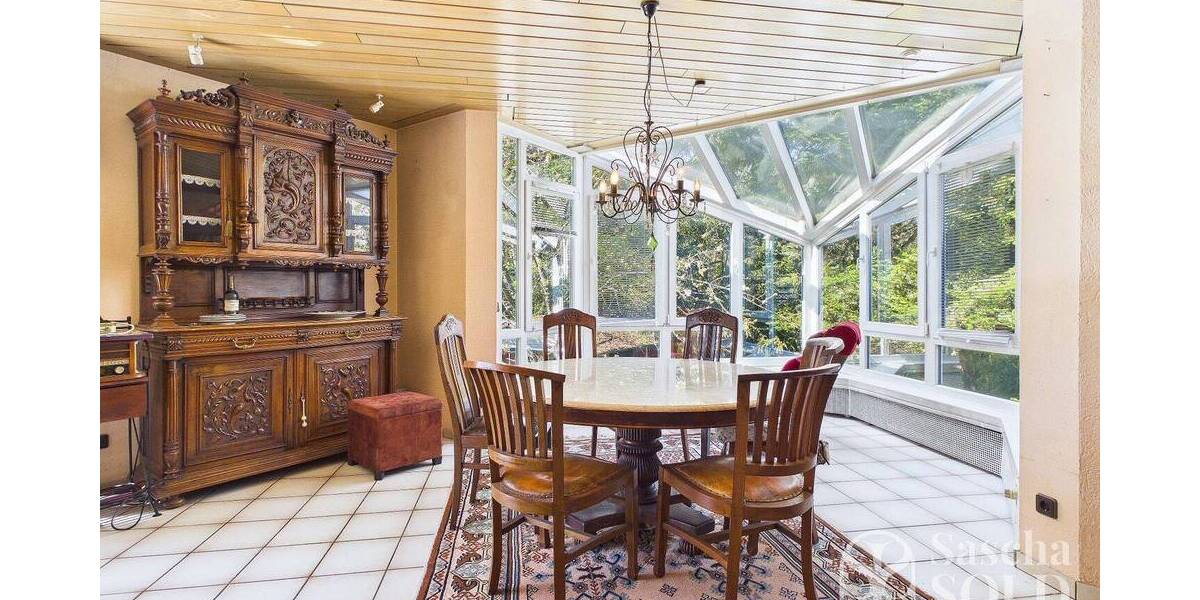 Großzügige Liegenschaft in ruhiger Waldrandlage - Pool, Sauna, Wintergarten, Balkon u. Doppelgarage - Einfamilienhaus Spiesen-Elversberg Elversberg | Angebot:26178654