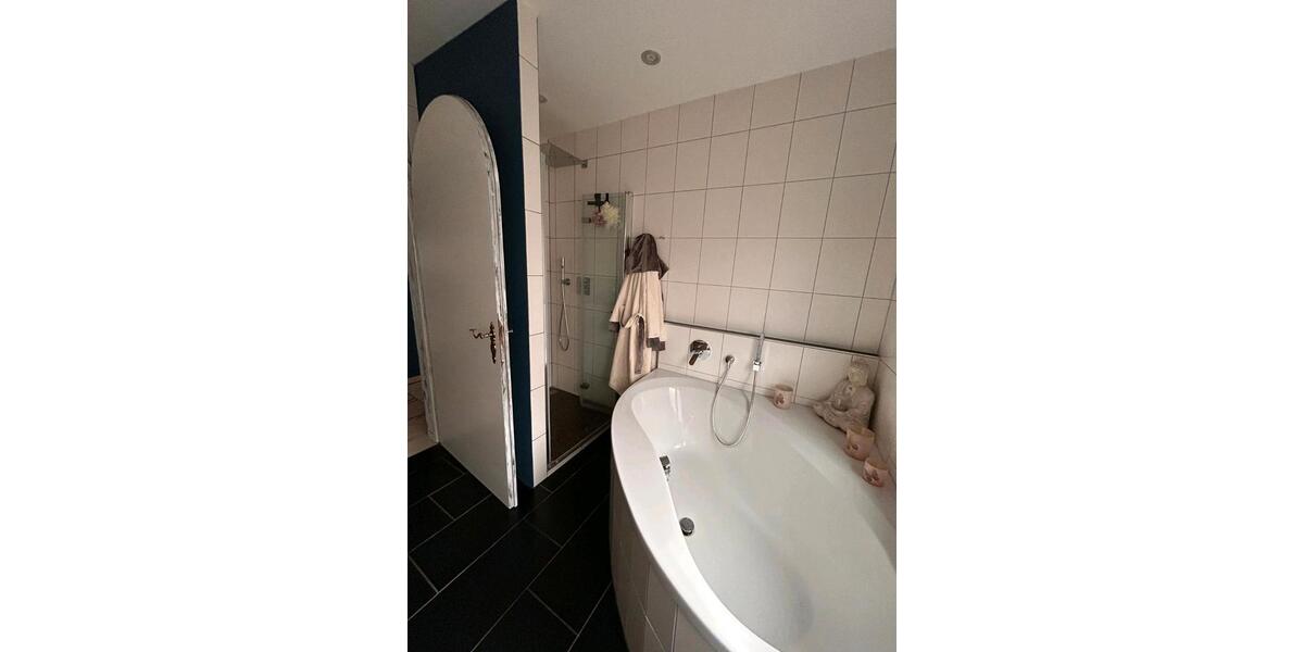 Etagenwohnung Riegelsberg - 5 Zimmer, 125 m&sup2;, 285.000&euro; | Angebot:26111976