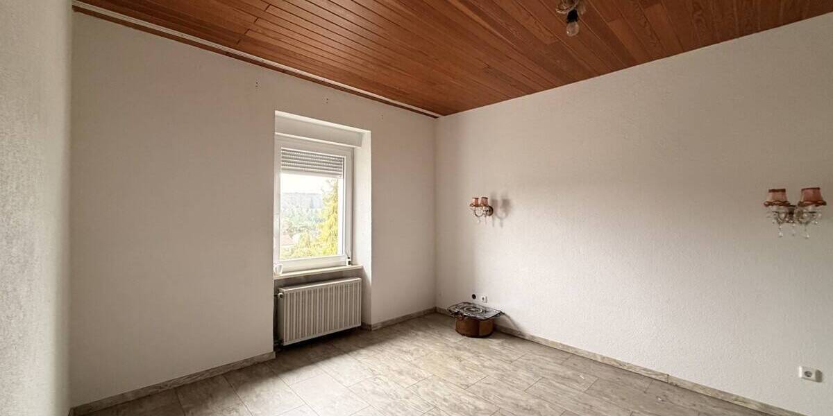 Mehrfamilienhaus, Wohnhaus Schiffweiler - 6 Zimmer, 184 m&sup2;, 265.000&euro; | Angebot:26641339
