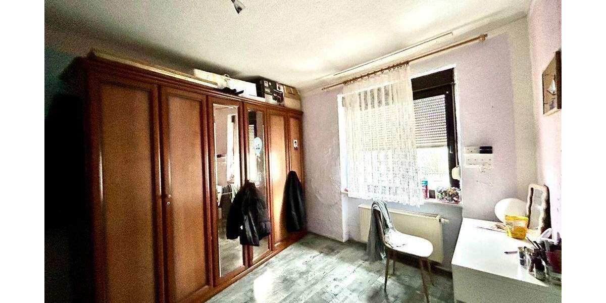 Mehrfamilienhaus, Wohnhaus Merchweiler - 5 Zimmer, 130 m&sup2;, 125.000&euro; | Angebot:25745737