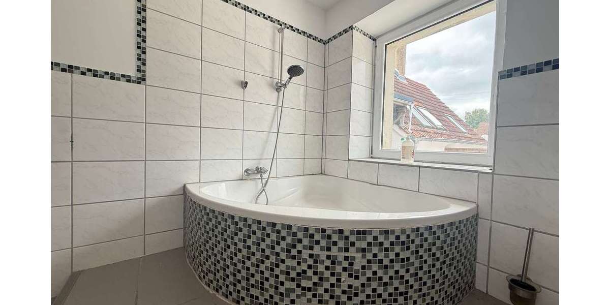 Großzügige 4-Zimmer-Wohnung mit großer Terrasse in Bexbach - Terrassenwohnung Bexbach | Angebot:27271162