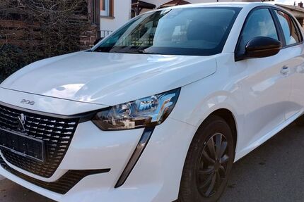 Peugeot 208 29.000 km 10.900 &euro; Homburg 66424