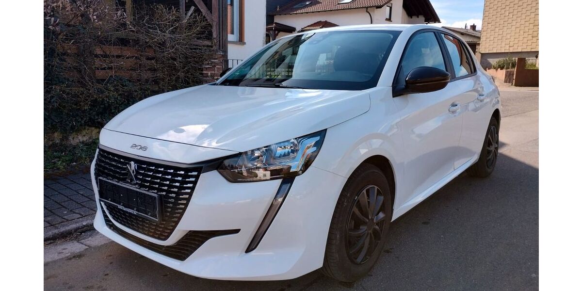 Peugeot 208 29.000 km 10.900 &euro; Homburg 66424