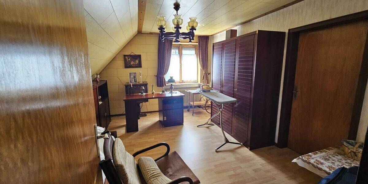 Einfamilienhaus Ottweiler - 5 Zimmer, 120 m&sup2;, 219.000&euro; | Angebot:26572748