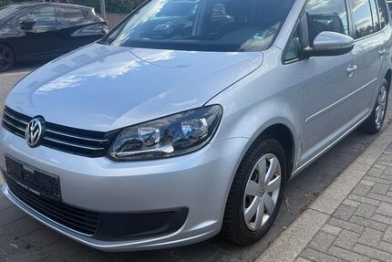 VW Touran 95.628 km 9.690 &euro; Saarbrücken Dudweiler 66125