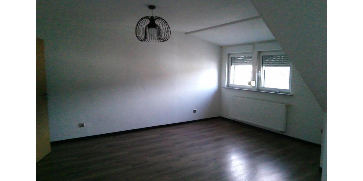Dachgeschoßwohnung Quierschied - 4 Zimmer, 100 m&sup2;, 620&euro; | Angebot:25639253