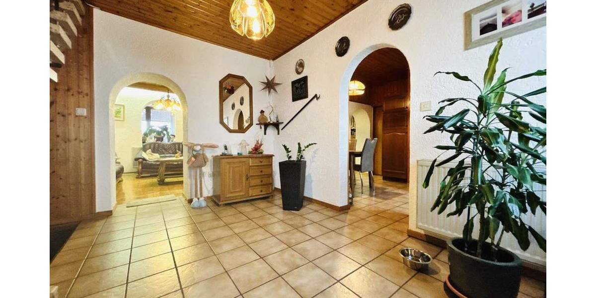 Einfamilienhaus Saarbrücken Dudweiler - 6 Zimmer, 115 m&sup2;, 125.000&euro; | Angebot:25801874