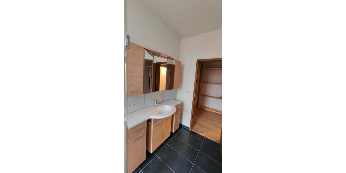 Erdgeschoßwohnung Breitenbach - 2 Zimmer, 84 m&sup2;, 125.000&euro; | Angebot:26271312