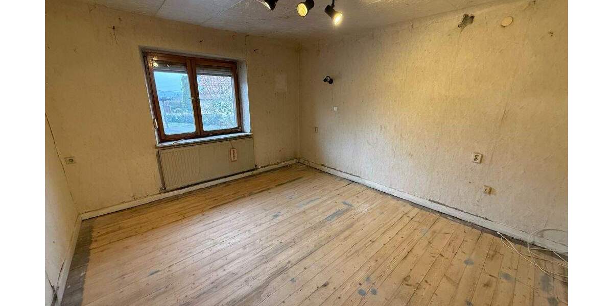 Einfamilienhaus Quierschied Göttelborn - 7 Zimmer, 123 m&sup2;, 99.000&euro; | Angebot:25695588