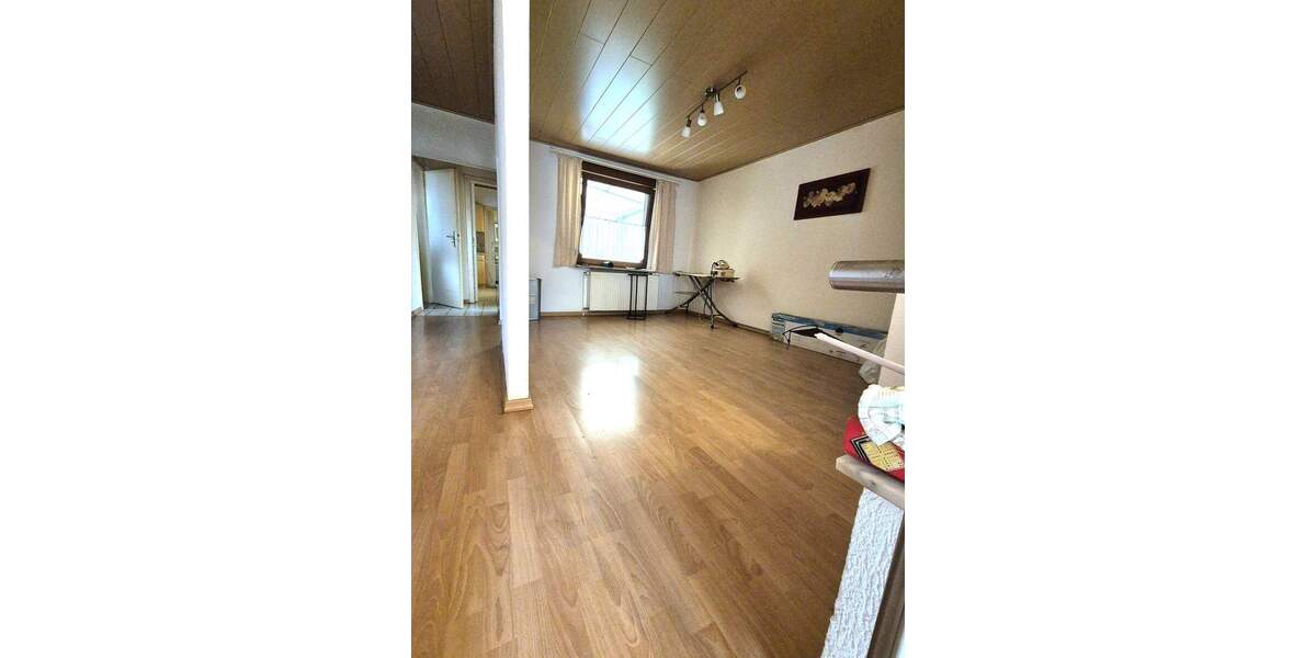 Mehrfamilienhaus, Wohnhaus Saarbrücken Dudweiler - 4 Zimmer, 95 m&sup2;, 99.000&euro; | Angebot:25743844