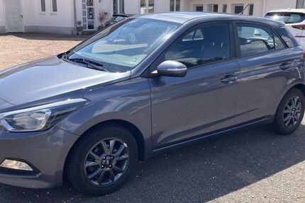 Hyundai i20 61.000 km 9.450 &euro; Bruchmühlbach 66892