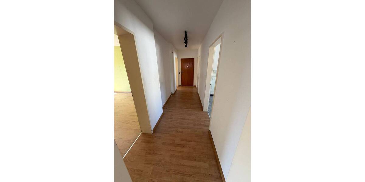 Etagenwohnung Saarbrücken Brebach-Fechingen - 3 Zimmer, 94 m&sup2;, 700&euro; | Angebot:26092634