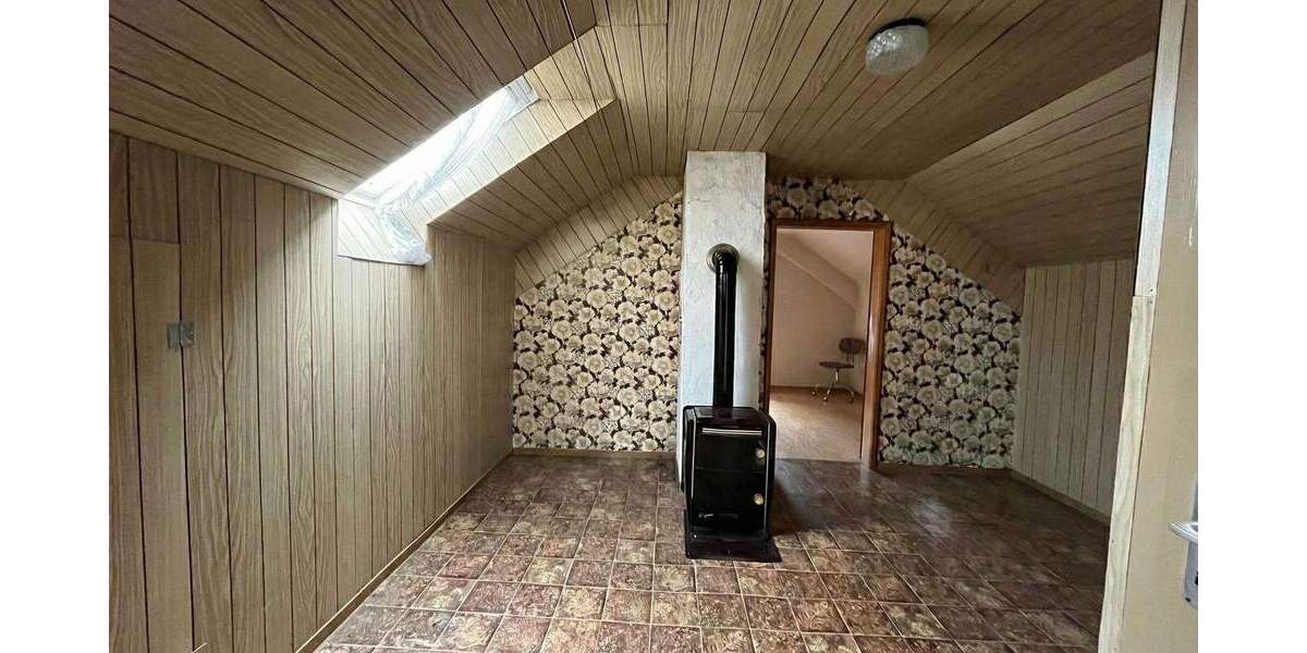 Einfamilienhaus Vinningen - 8 Zimmer, 155 m&sup2;, 195.000&euro; | Angebot:25691426