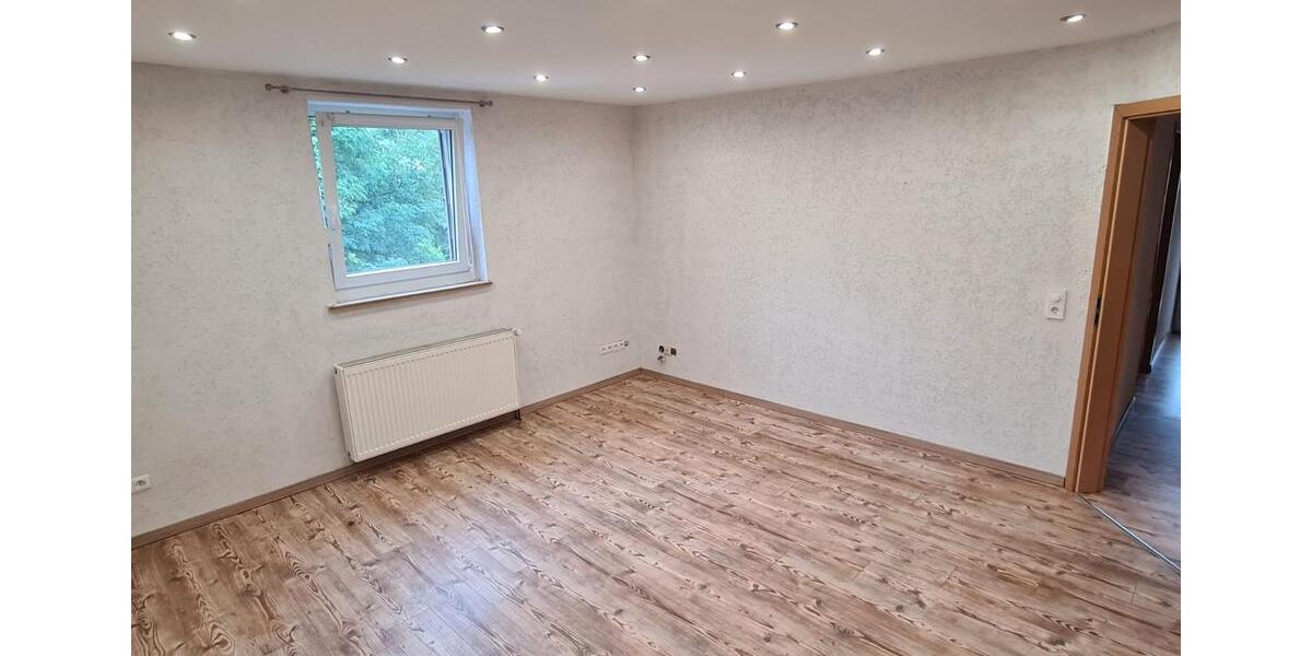 Doppelhaushälfte Illingen - 6 Zimmer, 135 m&sup2;, 200.000&euro; | Angebot:26279838