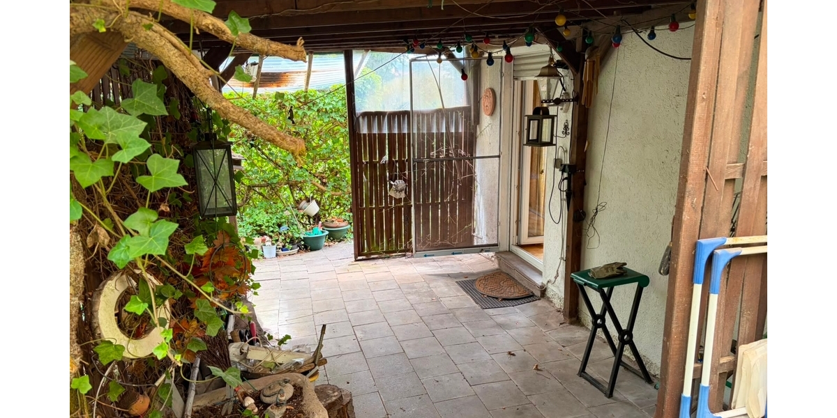 Potenzialstarkes Sanierungsobjekt: Freistehendes Ein- oder Zweifamilienhaus in Waldfischbach - Zweifamilienhaus Waldfischbach-Burgalben Rheinland-Pfalz | Angebot:27178787