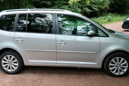 VW Touran 87.100 km 8.499 &euro; Zweibrücken 66482