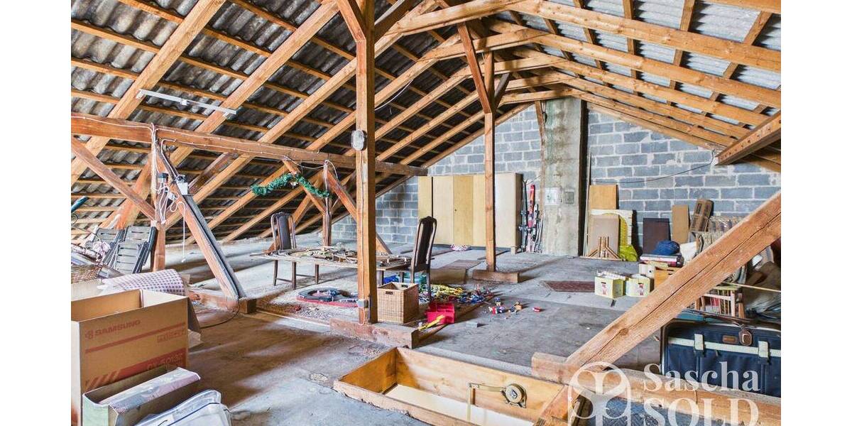 Großes Einfamilienhaus in begehrter Lage von Oberwürzbach, St. Ingbert mit Terrasse und Südbalkon - Einfamilienhaus Sankt Ingbert Oberwürzbach | Angebot:26161394