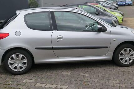 Peugeot 206 122.300 km 2.700 &euro; Saarbrücken 66117