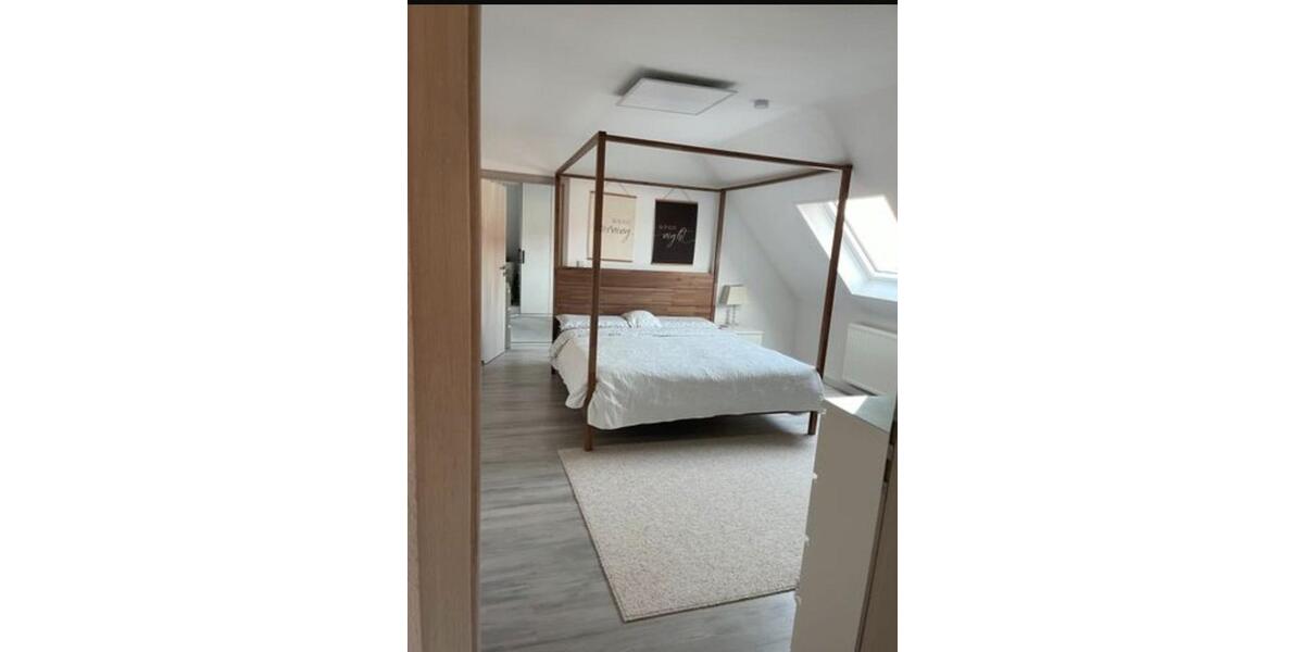 Dachgeschoßwohnung Homburg - 4 Zimmer, 110 m&sup2;, 950&euro; | Angebot:25989372