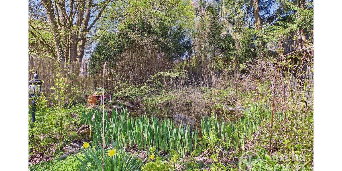 Großzügige Liegenschaft in ruhiger Waldrandlage - Pool, Sauna, Wintergarten, Balkon u. Doppelgarage - Einfamilienhaus Spiesen-Elversberg Elversberg | Angebot:26178654