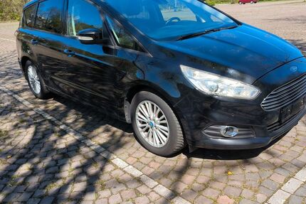 Ford S-Max 205.800 km 6.799 &euro; Saarbrücken 66119