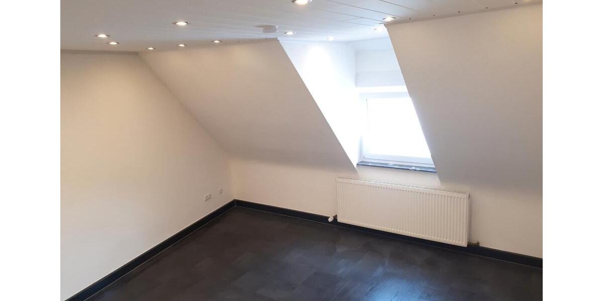 Dachgeschoßwohnung Bexbach - 4 Zimmer, 90 m&sup2;, 650&euro; | Angebot:26025748