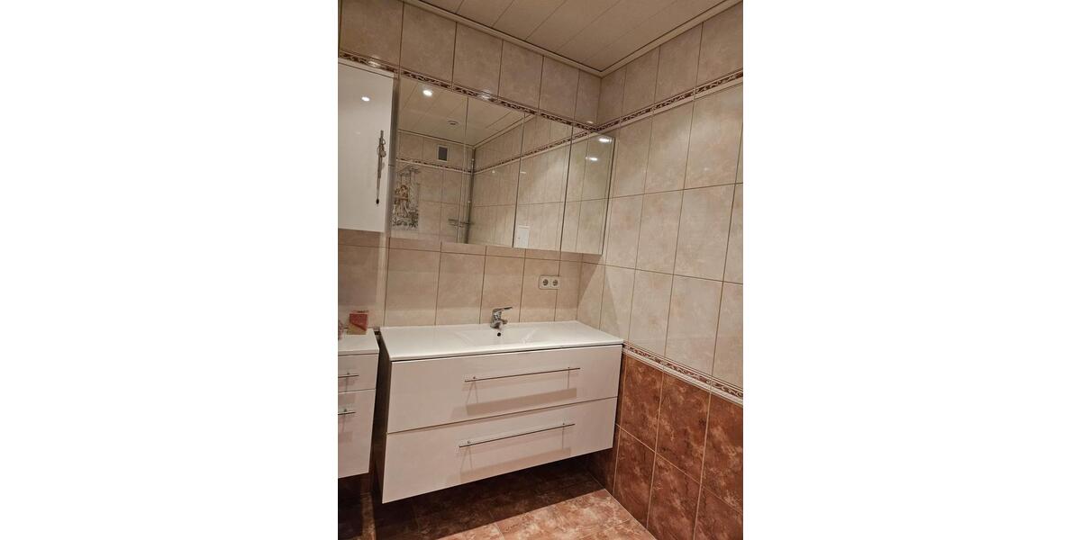 Etagenwohnung Landstuhl - 5 Zimmer, 125 m&sup2;, 175.000&euro; | Angebot:26862435