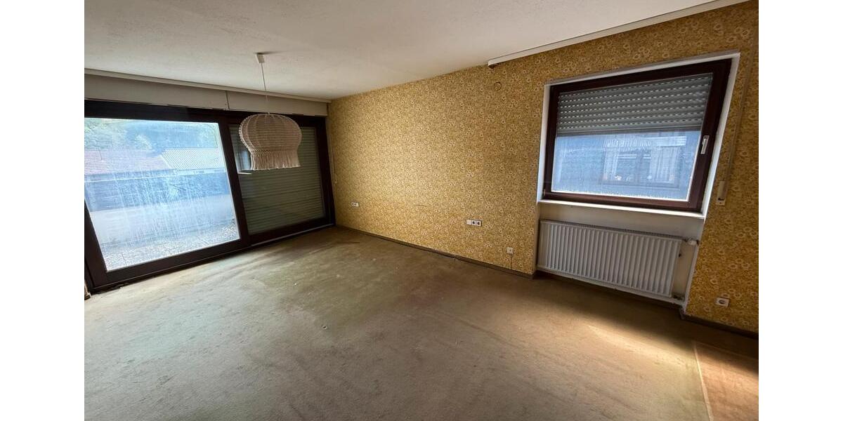 Einfamilienhaus Kirkel - 11 Zimmer, 270 m&sup2;, 445.000&euro; | Angebot:24814296